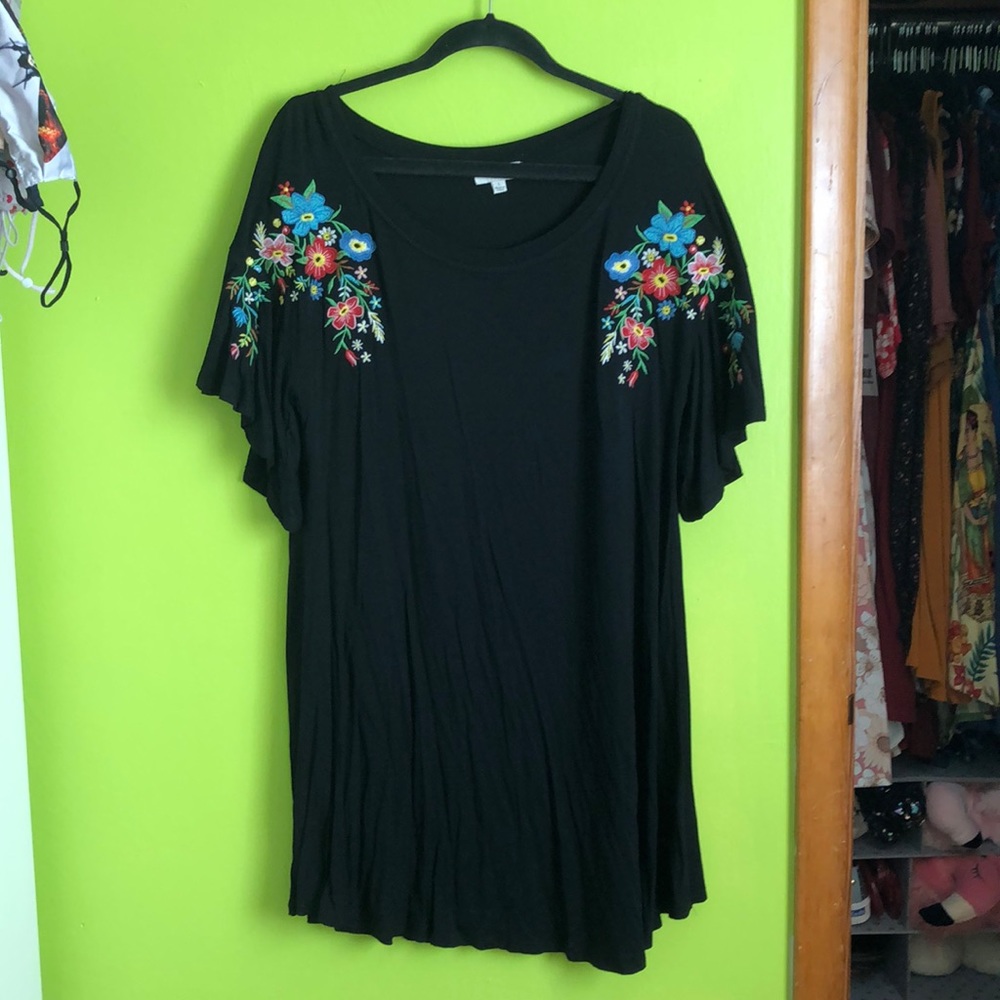 Embroidery flutter sleeve swing mini dress